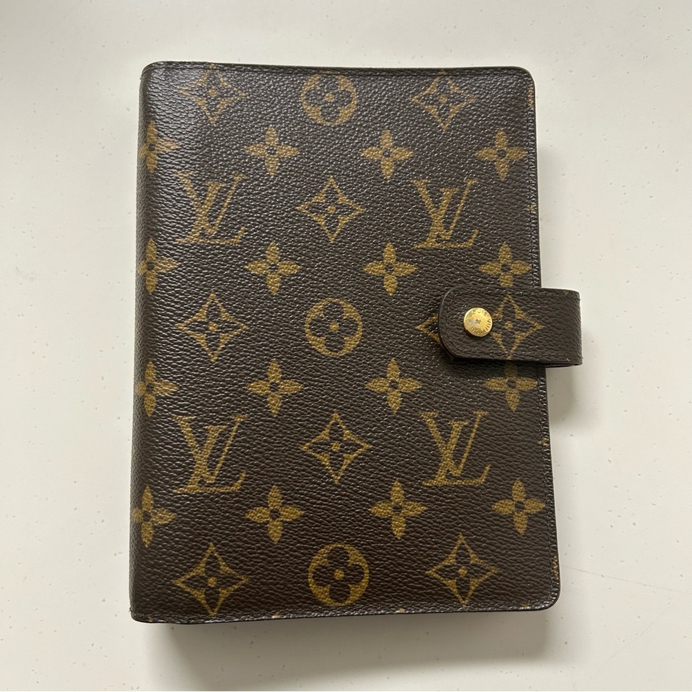 Louis Vuitton Ring Agenda